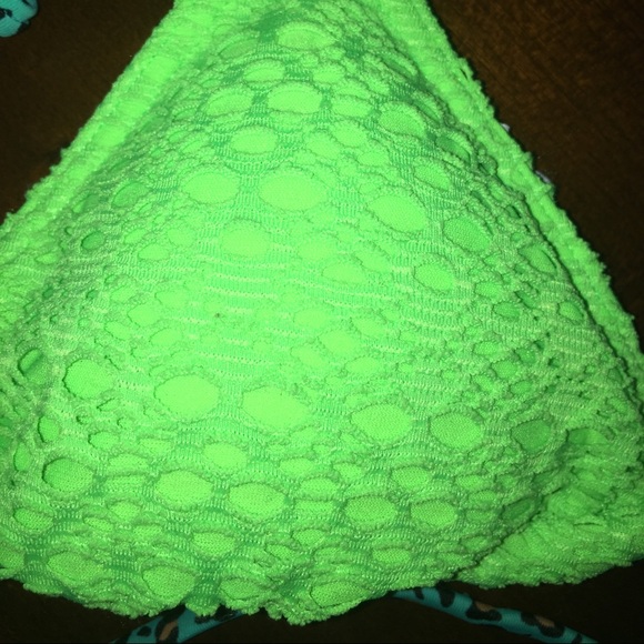 🌻 Lime Green Bikini Top - Picture 3 of 5